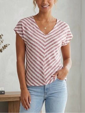 NWOT Bobeau Sz XS Red and White Striped V-Neck Tee